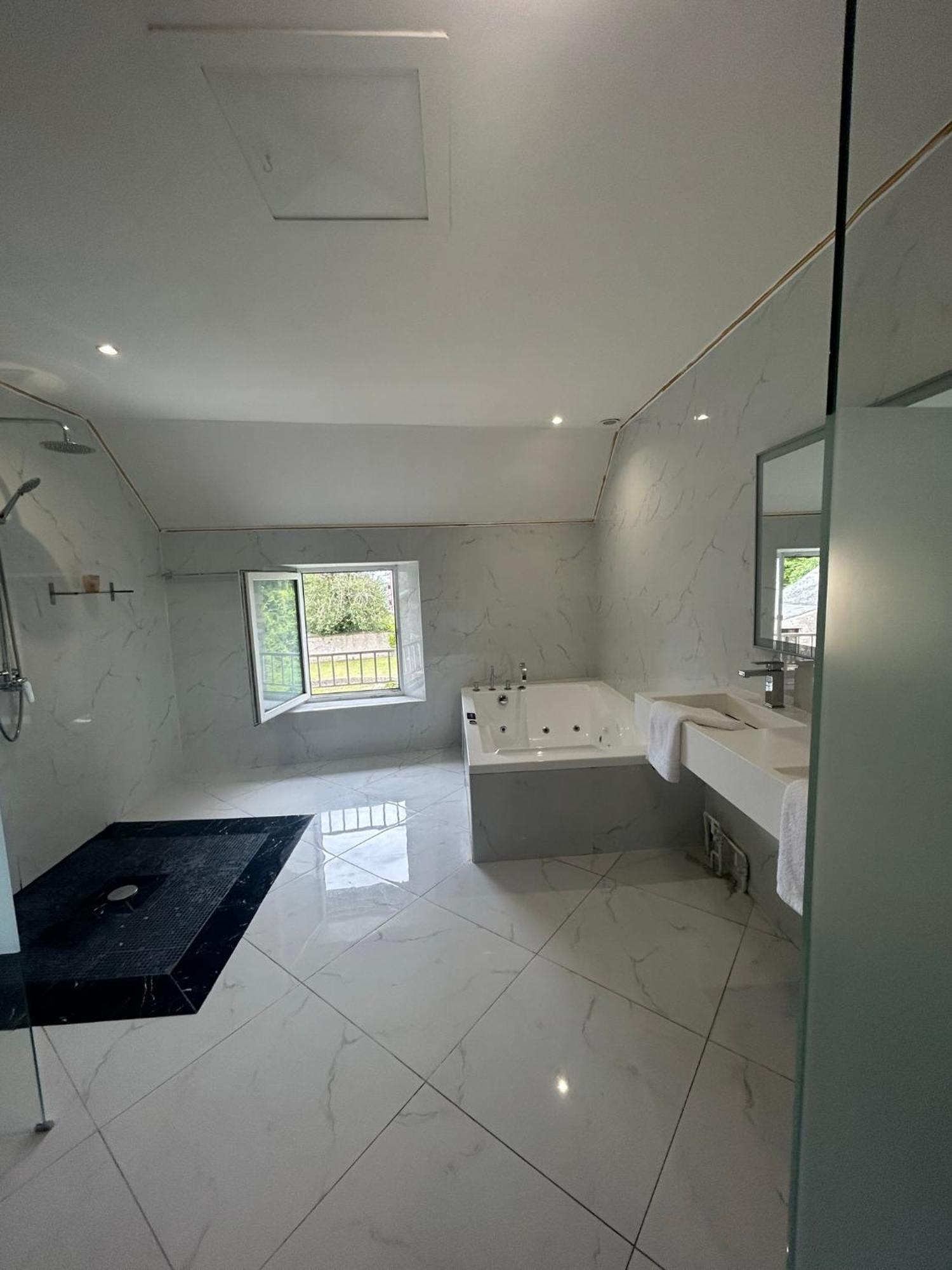 Authentic By Balladins - Domaine Malar Guillerval Exterior foto